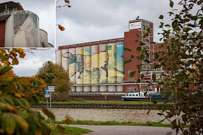 Das in die Jahre gekommene Riesenbanner …
