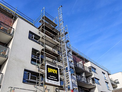 Bauaufzug für den Materialtransport