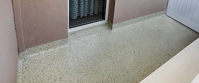 Neue Boden- und Sockelbeschichtung für die Balkone in Essen-Gerschede