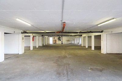 Die Tiefgarage vor der Sanierung ...