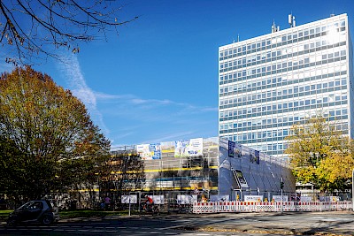 Der eingerüstete „Iduna-Pavillon“