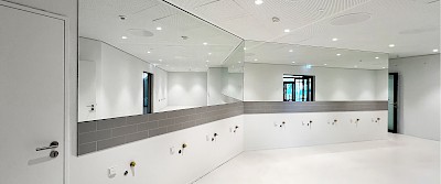 Diese Spiegel messen jeweils ganze 5 x 1,80 Meter.