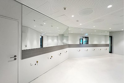 Diese Spiegel messen jeweils ganze 5 x 1,80 Meter.