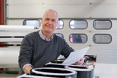 Ist gerne auch mal in der Werkstatt, um sich ein eigenes Bild von der Fertigung der Werbeanlagen für seine Kunden zu machen: Rainer Pankoke