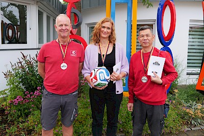 Unsere Tipp-Sieger (v.l.n.r.): Erik Breitmeier (Platz 2), Julia Osterhaus (Platz 1), Minh Thong Ta (Platz 2)